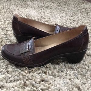 Clark’s Artisan Brown Pumps.